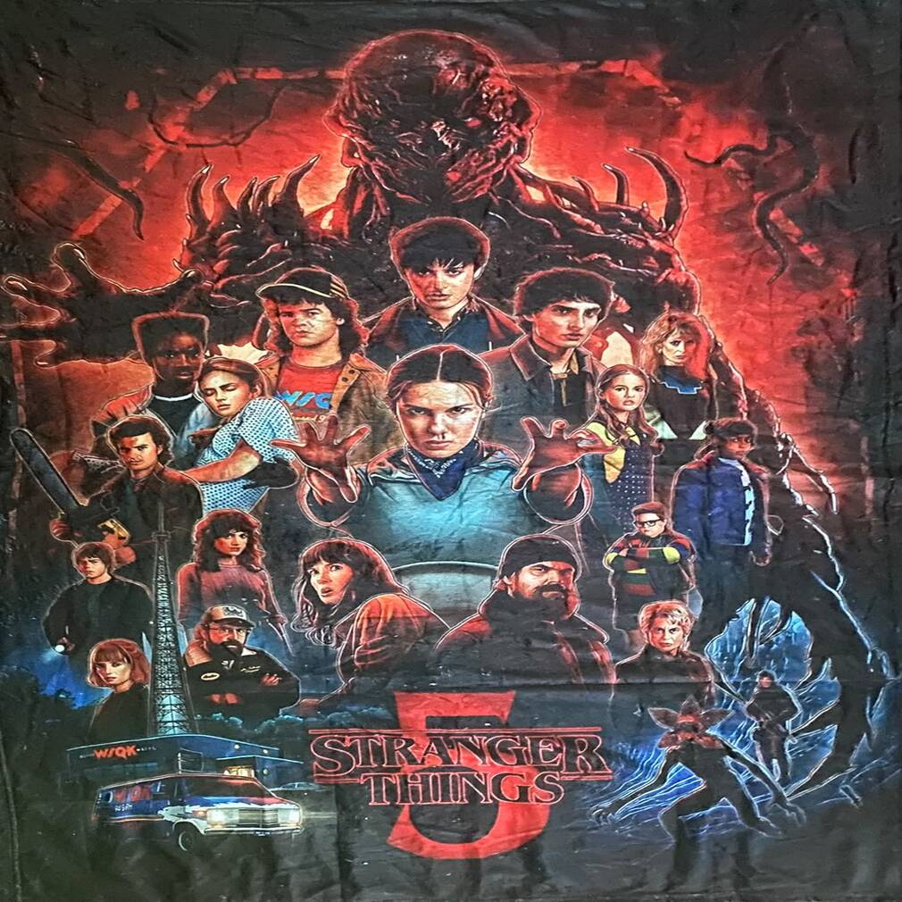 Cobija Frazada Ultra Suave Stranger Things 5