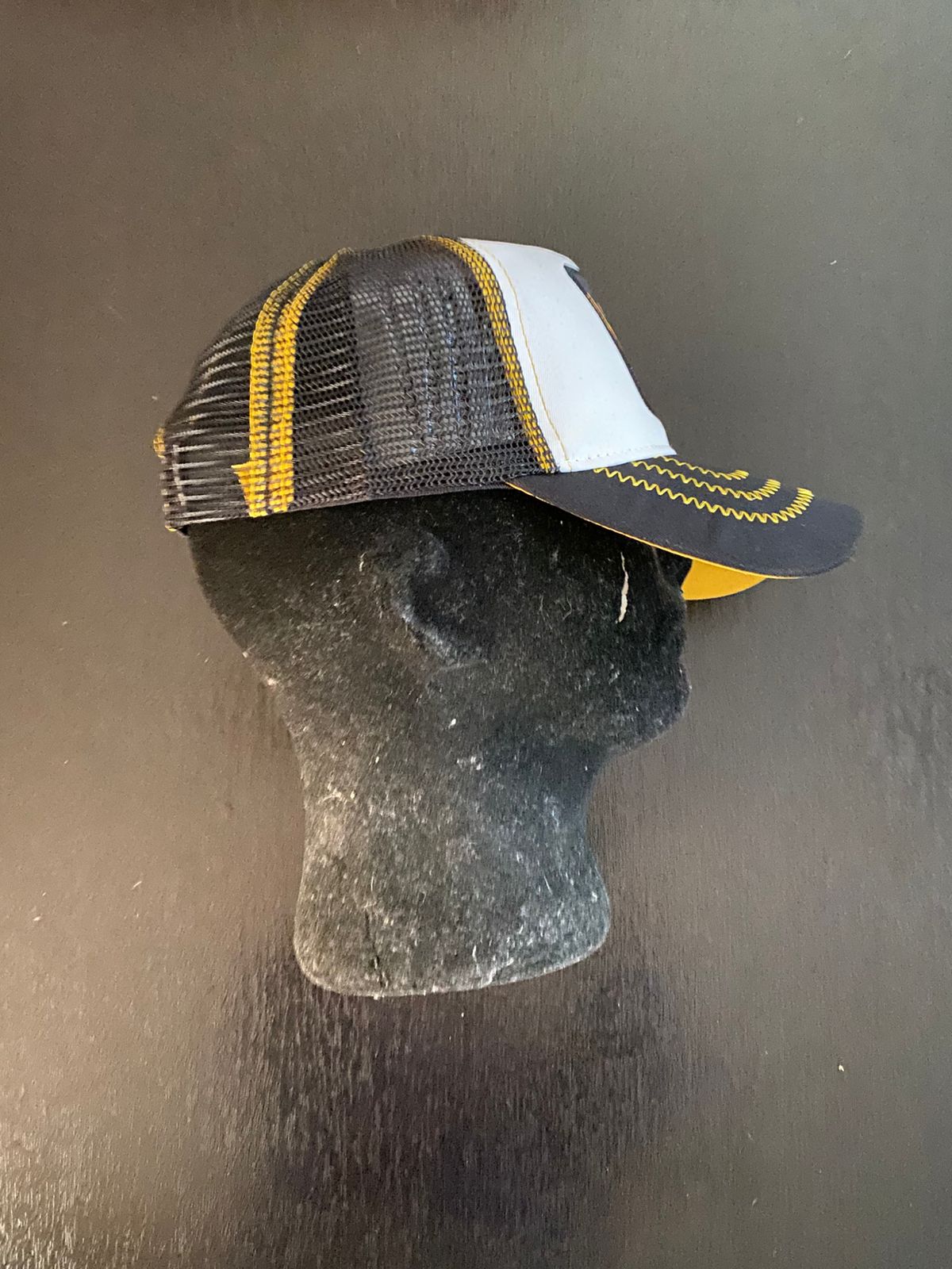 Gorra Pikachu Pokemon Trucker Blanca