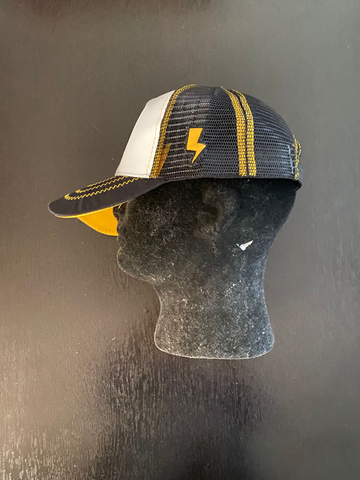 Gorra Pikachu Pokemon Trucker Blanca