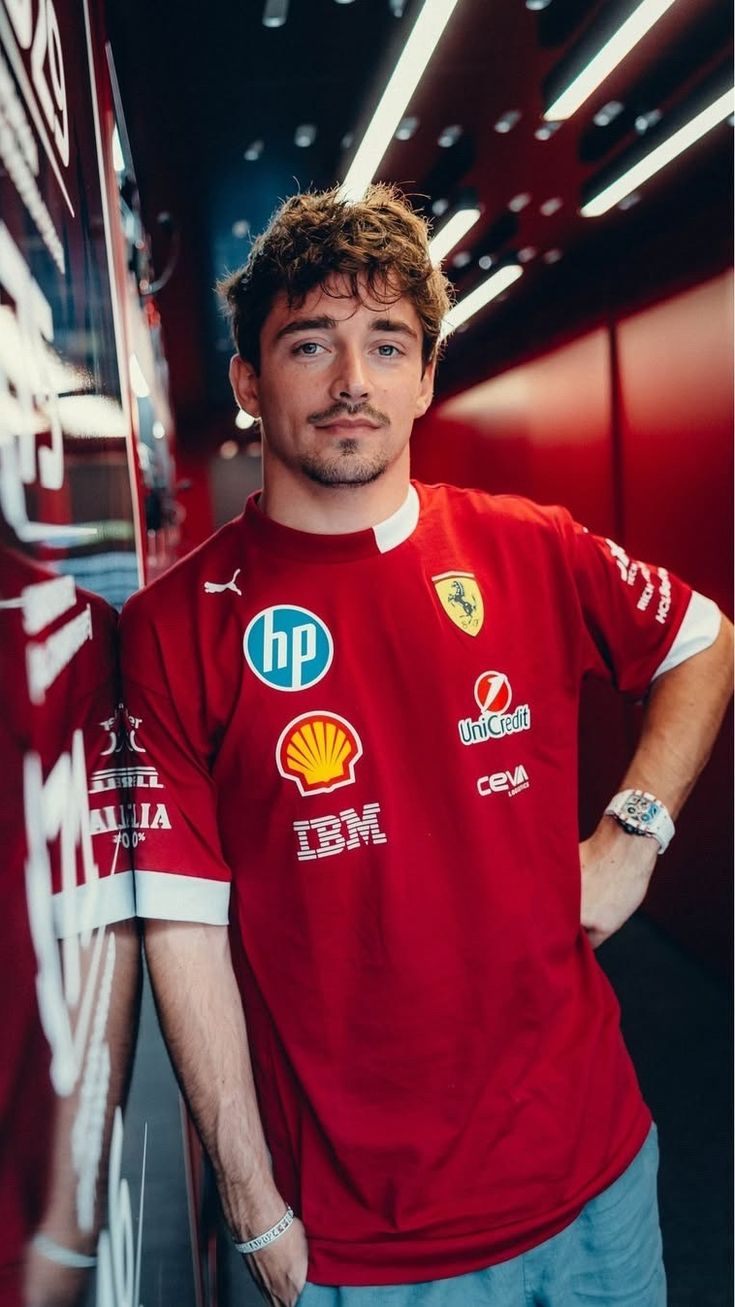 Cobija Frazada Ultra Suave Charles Leclerc Casual